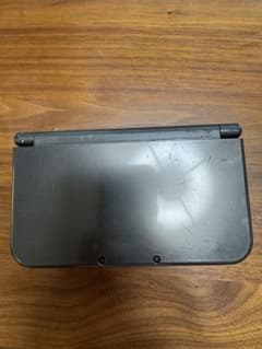 Nintendo New 3DS LL 本体 ブラックのサムネイル