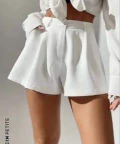 SHEIN ホワイト 短パンのサムネイル