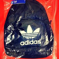 正規品 adidas リュックのサムネイル