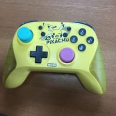 switch ワイヤレスコントローラー　ピカチュウデザインのサムネイル