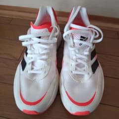 アディダス　ADIZERO BOSTON 10  LIGHTSTRIKE PROのサムネイル