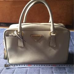プラダ❤️バッグ 白 中古のサムネイル