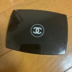 CHANEL パウダーファンデーション ブラウンのサムネイル