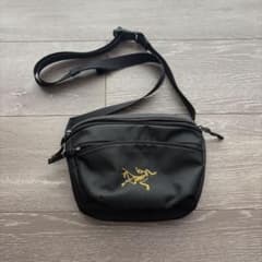 ARC'TERYX Mantis 1 ボディバッグ ブラックのサムネイル