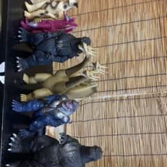 ひ*ん様 ゴジラフィギュアセット 6体のサムネイル