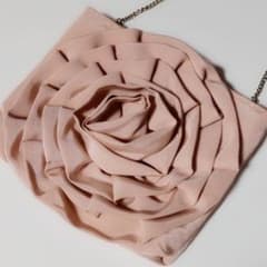 ★新品★カメリアポシェット(ポーチ)のサムネイル