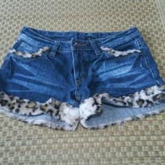 ヒョウ柄デニムショートパンツのサムネイル