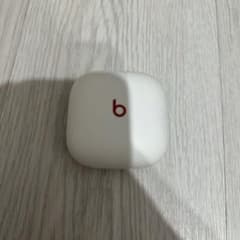 Beats fit pro ケース ホワイトのサムネイル
