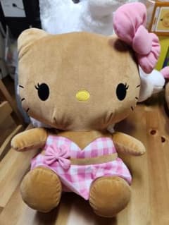 Hello Kitty ぬいぐるみ ピンクチェックドレス