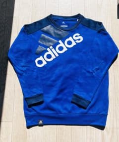 adidas トレーナーのサムネイル