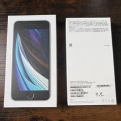 Apple iPhone SE 白　外箱•付属品のサムネイル