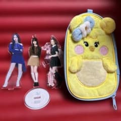 NIZIUアクスタ　リオ　ポーチ付きのサムネイル