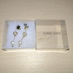 TSUMORI CHISATO 猫モチーフ パール スイングピアスのサムネイル