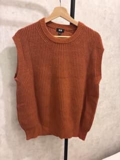 オレンジ /テラコッタ　ニットベストのサムネイル