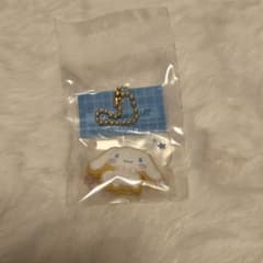 【最終値下げ！】シナモロール 手作りおやつチャームアイシング キーホルダーのサムネイル