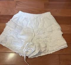 ホワイト フリル ショートパンツのサムネイル