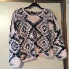 GIRTＹのニットセーターのサムネイル
