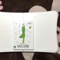 【送料込み】Wii fit ボードとソフトのセットのサムネイル
