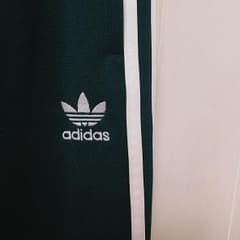 【 adidas ラインパンツ 】のサムネイル