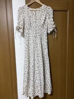 SNIDEL♡バリエーションマーメイドプリントワンピース/サイズ１のサムネイル