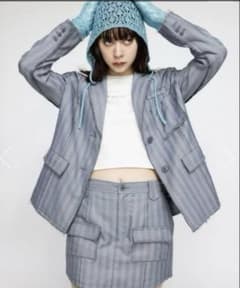 〈値下げ可能〉LAGUA GEM ジャケットスカートセットアップのサムネイル