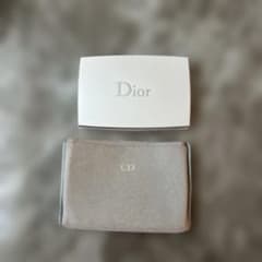 Dior スノー ホワイト パウダーファンデーション 020のサムネイル