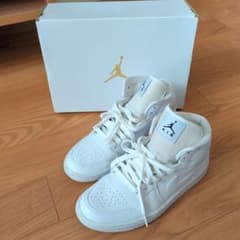 WMNS Air Jordan 1 Mid White 25cmのサムネイル