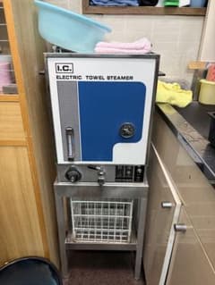 理容タオル蒸し器　ヤスター製ELECTRLCTOWELSTEAMER 台付 理容室 タオル蒸し器 ELECTRIC TOWEL STEAMER 業務用 - メルカリ