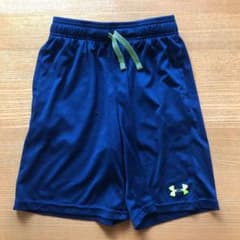 アンダーアーマー ハーフパンツ　150㎝　ネイビーのサムネイル