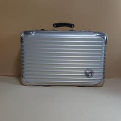 リモワ・RIMOWA スーツケースのサムネイル
