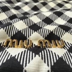 miu miu チェック柄 巾着 ポーチ バッグ - メルカリ