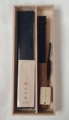 【新品】保赤軒 AOYAMA ネイビー 扇子 木箱入りのサムネイル