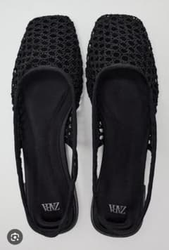 【ZARA】 メッシュ　黒フラットシューズのサムネイル