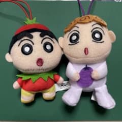 クレヨンしんちゃん　ぬいぐるみマスコット　２つのサムネイル