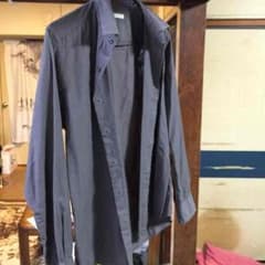 黒シャツ ストライプのサムネイル