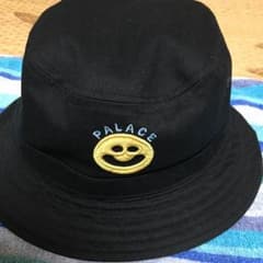 palace skateboards smiler bucket hatのサムネイル