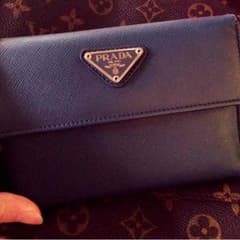 プラダ 財布 正規品のサムネイル