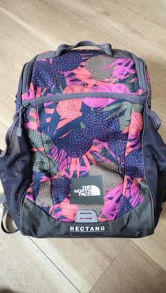 THE NORTH FACE カラフル リュックのサムネイル