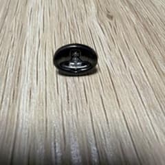 黒のオーバル形状ピアス(片耳用)のサムネイル