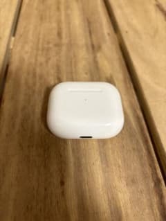 AirPods第三世代 ケース、純正ケーブルのサムネイル