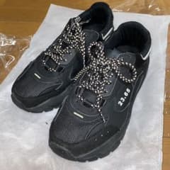23.65 スニーカー ブラック 黒のサムネイル