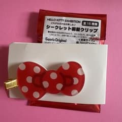 ハローキティ展シークレット前髪クリップ ドット - メルカリ