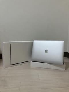 m*.様 【値下げ可能】MacBook Air M1 8GB/256GBのサムネイル