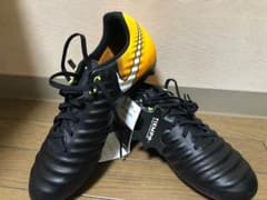 【新品】サッカースパイク NIKE ティエンポ リゲラIV  27.5cmのサムネイル