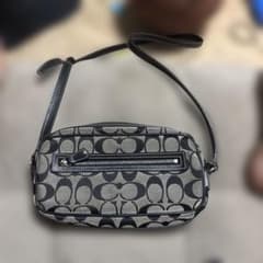 COACH シグネチャー ショルダーバックのサムネイル