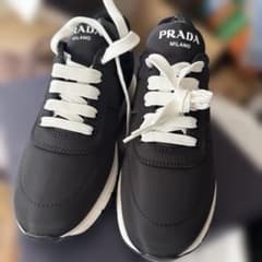 PRADA ブラック スニーカーのサムネイル