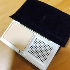Yves Saint Laurent ファンデーションのサムネイル