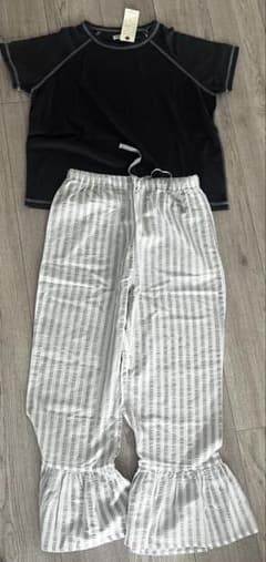 新品 IDEAL COLLECTION ルームウェア Mサイズのサムネイル