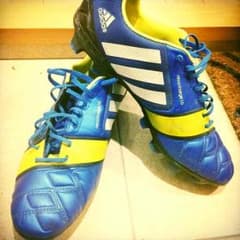 サッカースパイク:27.0のサムネイル