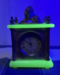 ウランガラス　時計(可動品)のサムネイル